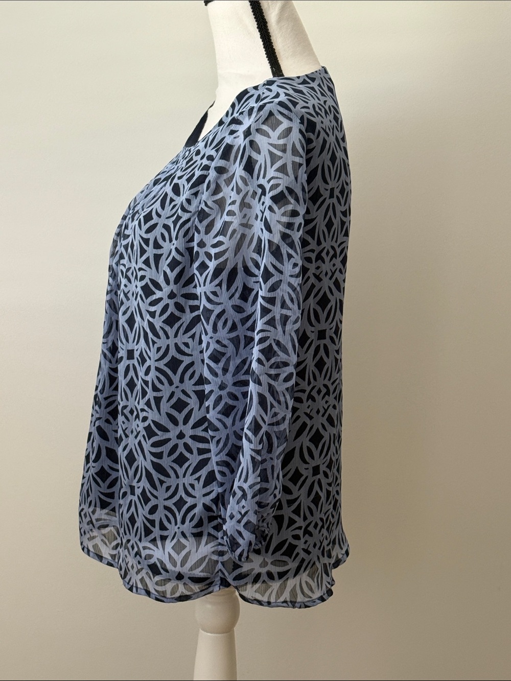 Croft & Barrow Women’s Navy Blue Patterned Chiffon Blouse - Picture 5 of 10